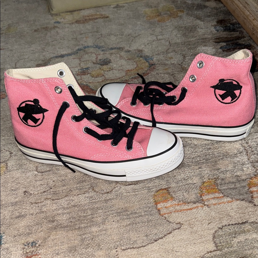 Converse Chuck Taylor All Star 70 Hi
Stussy Surfman Pink